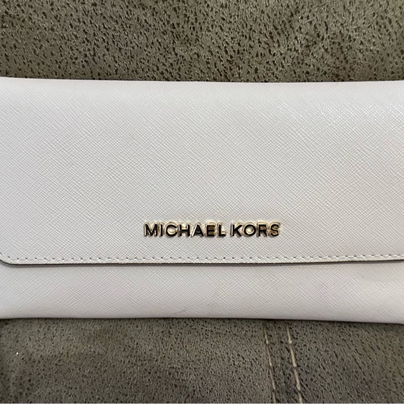 Michael Kors Light Pink Clutch - Picture 1 of 3